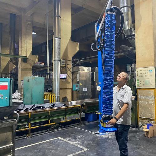 岩西密炼机胶块搬运上料吸盘吊具,气管吸吊机,真空吸吊机160图片/高清